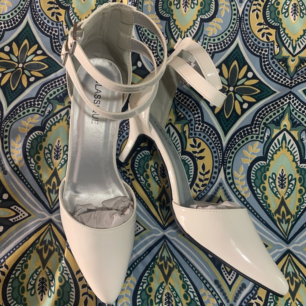 Classique Women’s Heels (White)